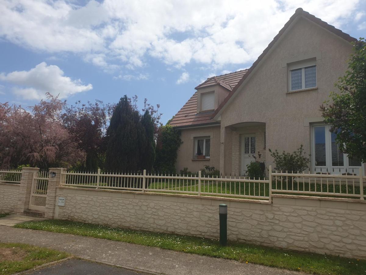 Les Pressoirs Apartamento Nogent-l'Abbesse Exterior foto